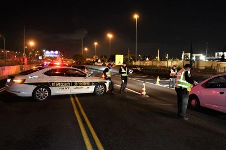 الشرطة تلقي امس القبض على مشتبه من سكان عكا بشبهة محاولة اقتحام مركبة في المدينة